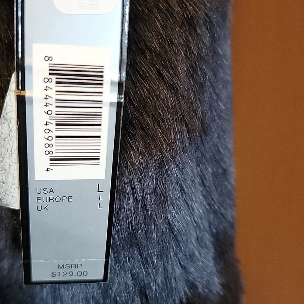 Tahari-Navy faux fur vest, collared Size Large  NWT. - Picture 4 of 9